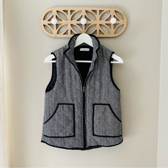 Honey Punch Herringbone Quilted Vest Black/White Sz Small - Picture 1 of 8